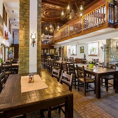 מלון Izvora קרנבו