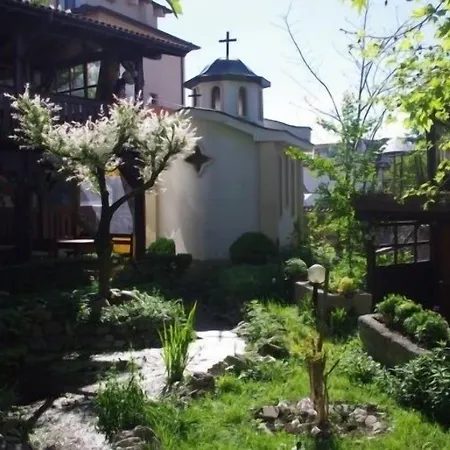 Izvora מלון קרנבו