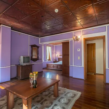 מלון Izvora קרנבו