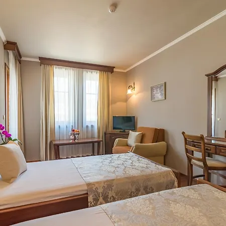 מלון Izvora קרנבו