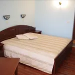 מלון Izvora 3*