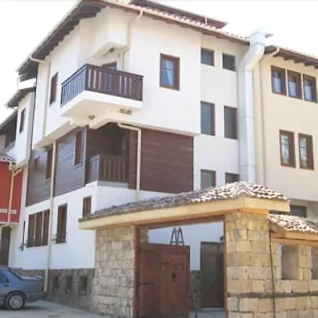 Izvora מלון קרנבו