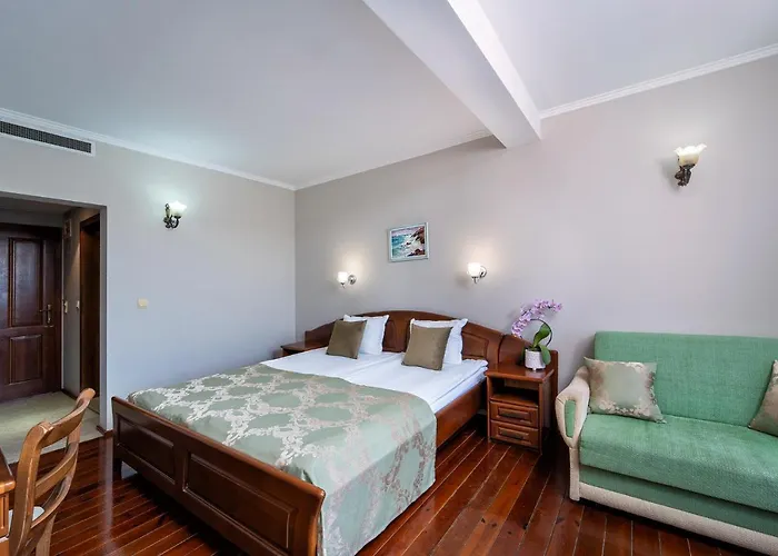 Отель Izvora 3*